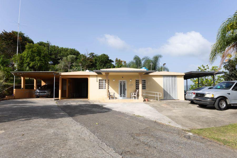 Casa in Adjuntas