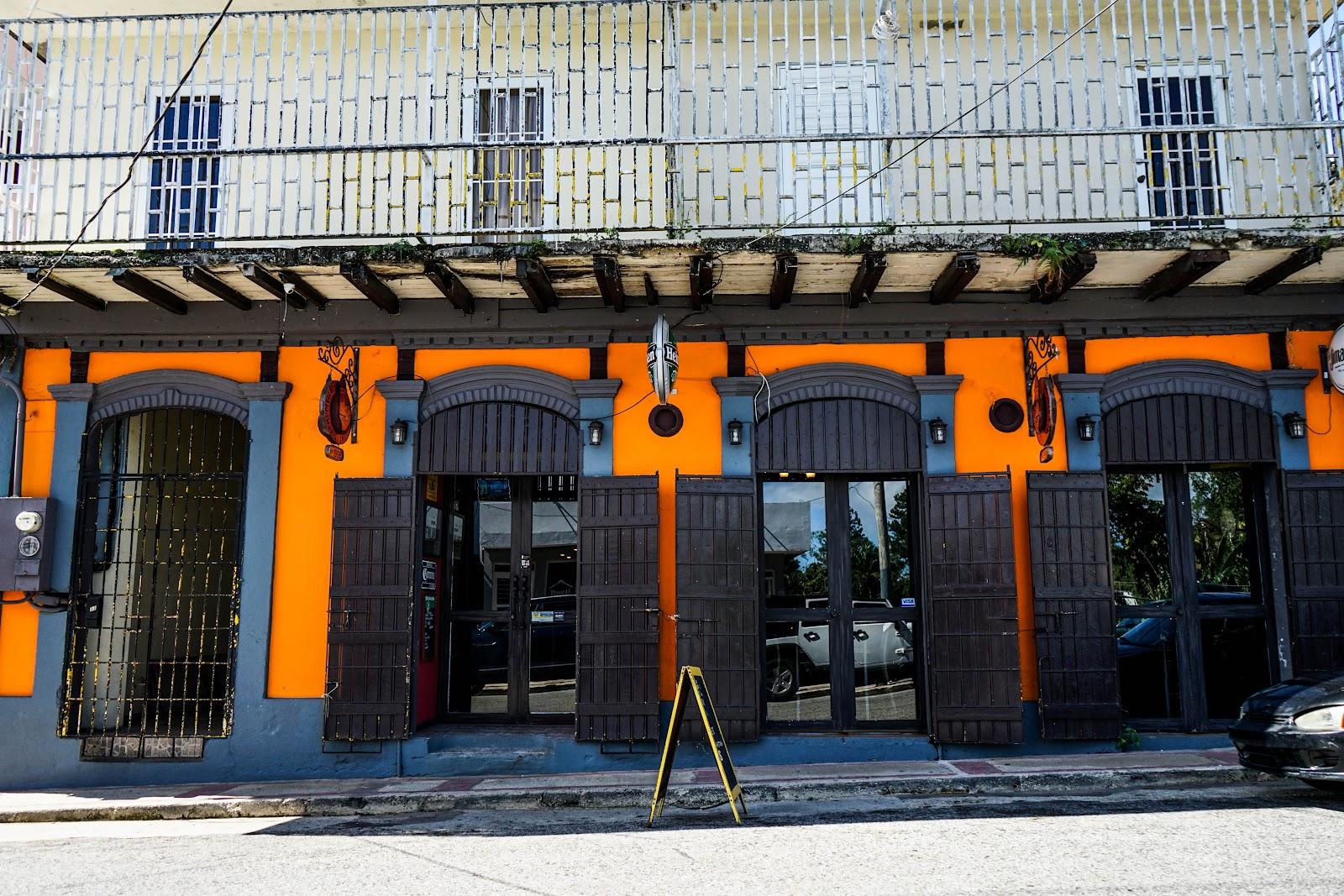 Google owner photo. Attribution: Mi Pequeño San Juan Restaurant (https://maps.google.com/maps/contrib/116296390433755706419)