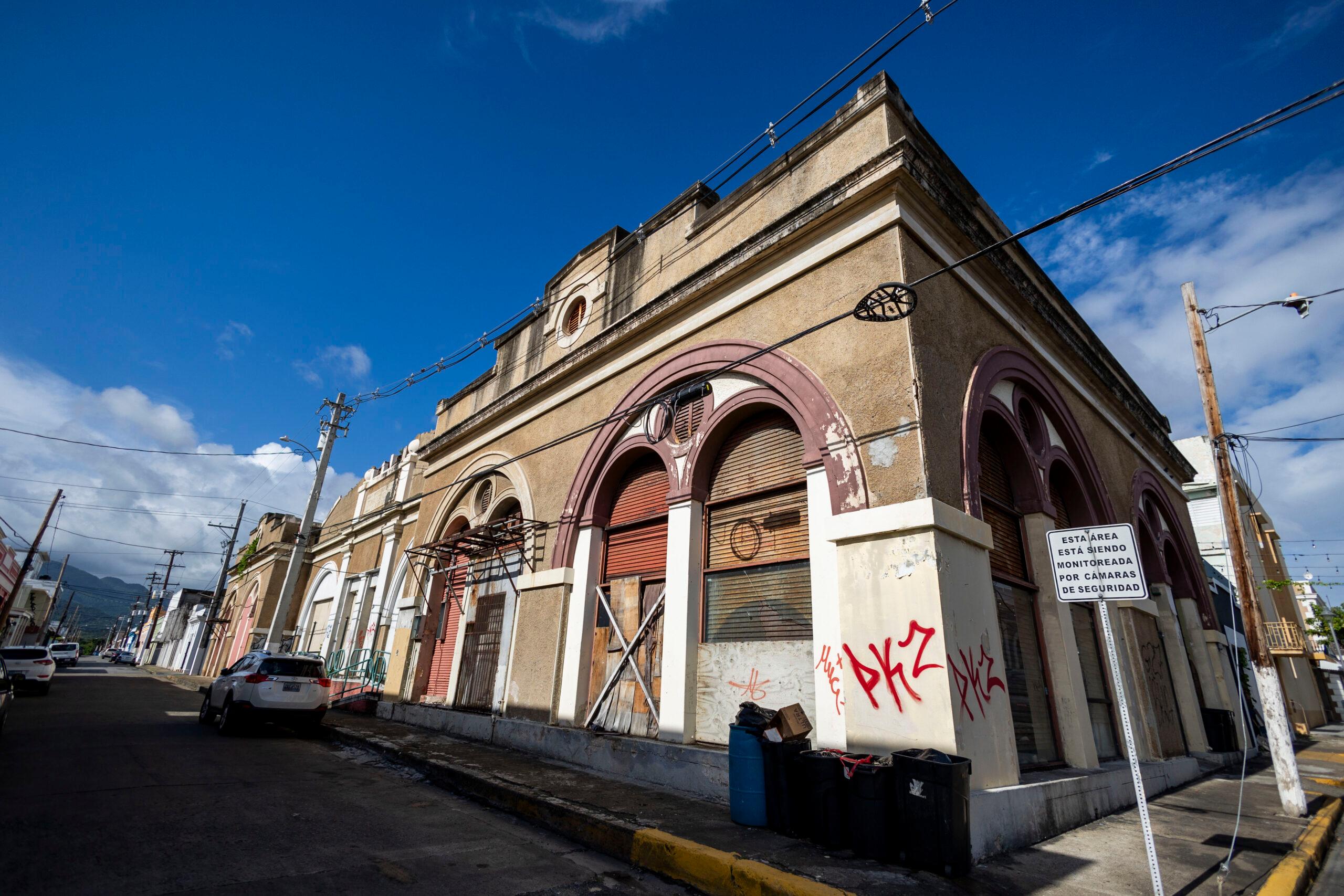 pierluisi-firma-enmienda-que-promueve-incentivos-para-viviendas-asequibles-en-cascos-urbanos