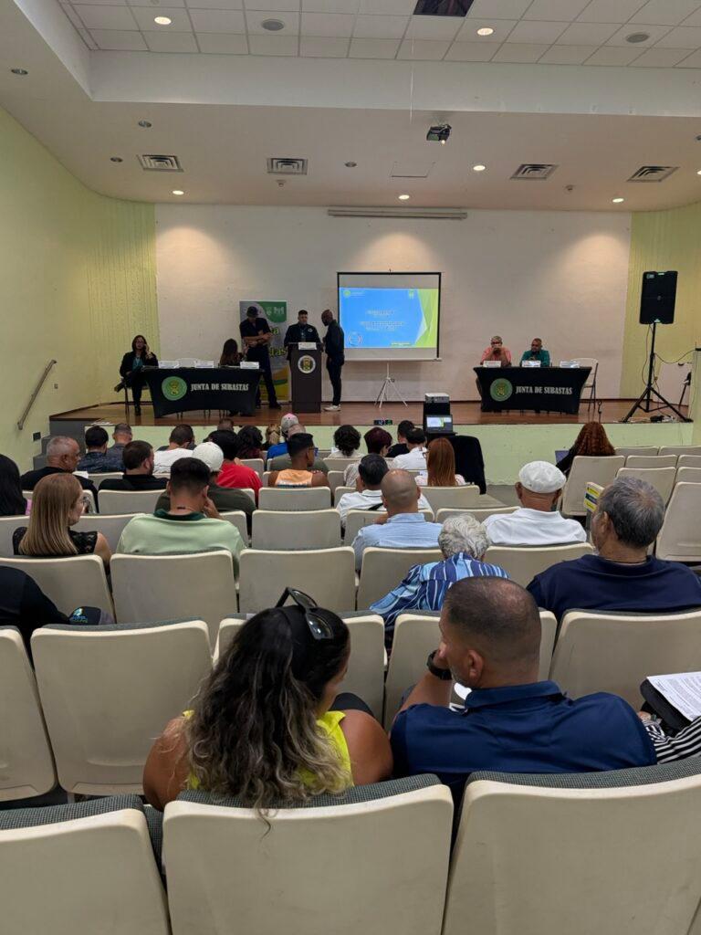 Ofertas de hasta $95,500 y primera subasta de vivienda asequible: así fue la jornada de estorbos públicos en Isabela