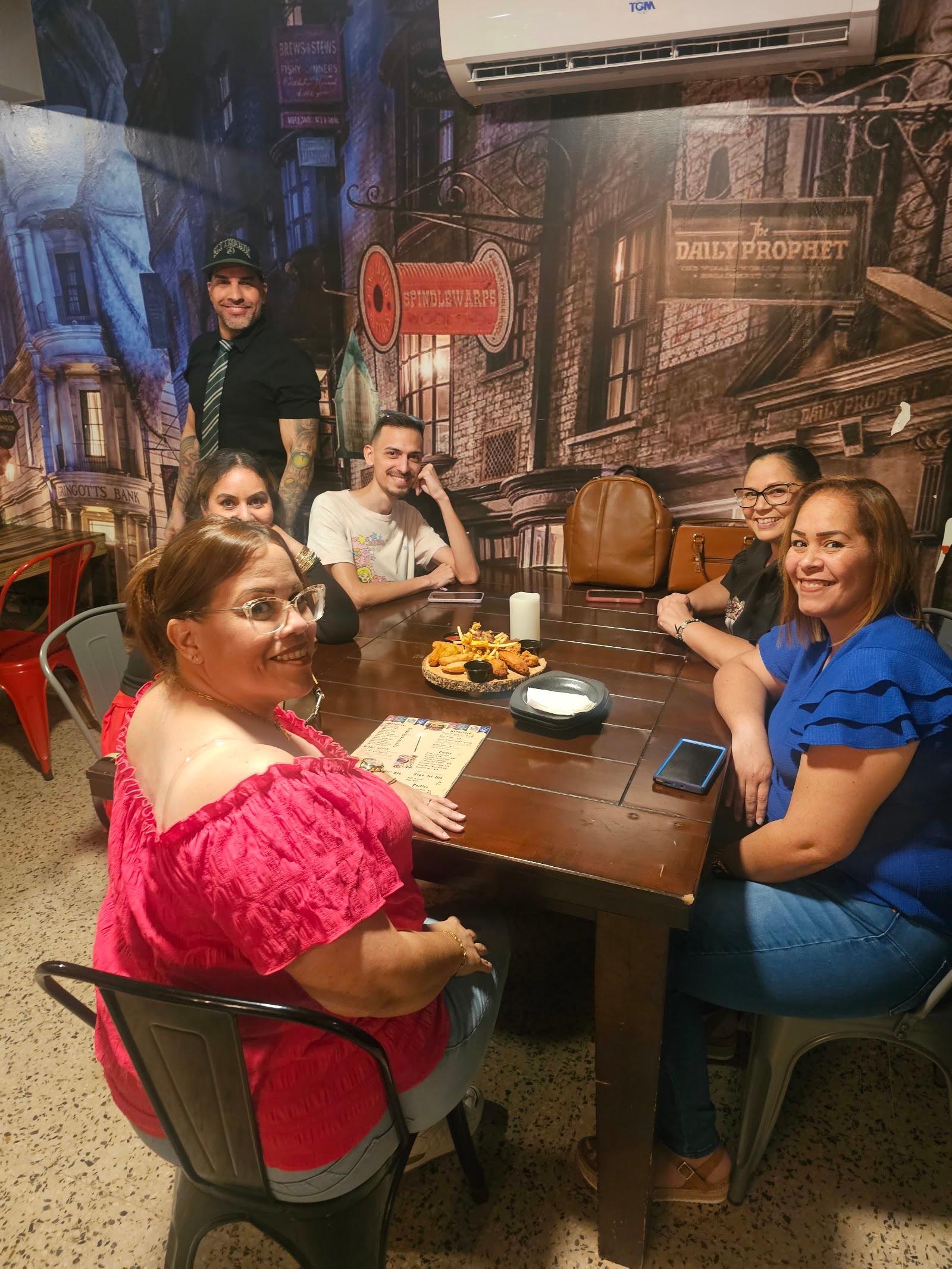 Google owner photo. Attribution: Potter Pizza & ButterBar (https://maps.google.com/maps/contrib/109485201552483423596)