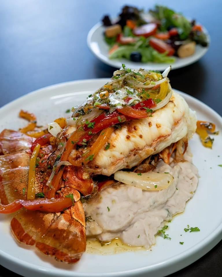 Las Lágrimas Bar & Grill