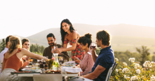 Cena entre amigos