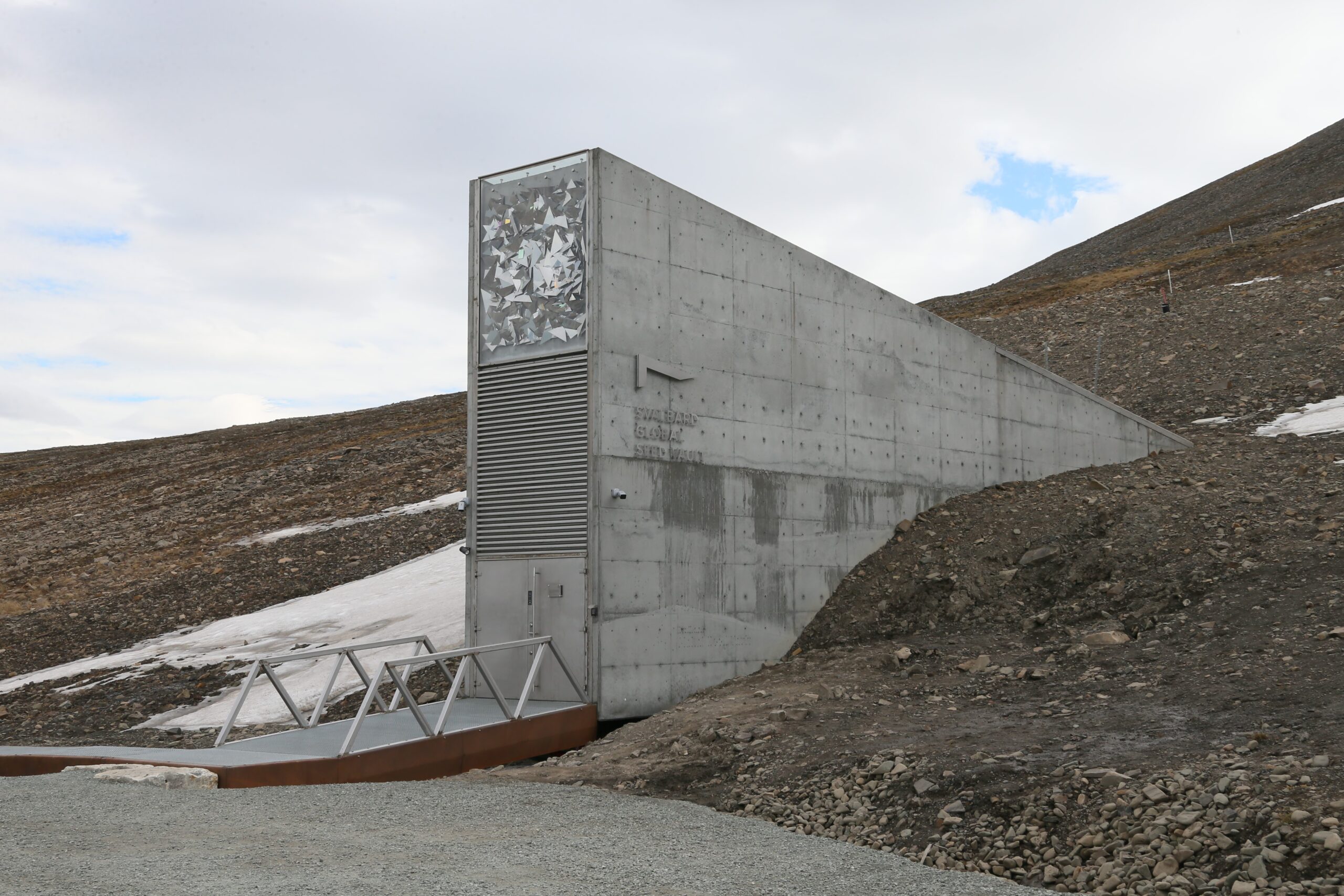 Bóveda Global de Semillas de Svalbard