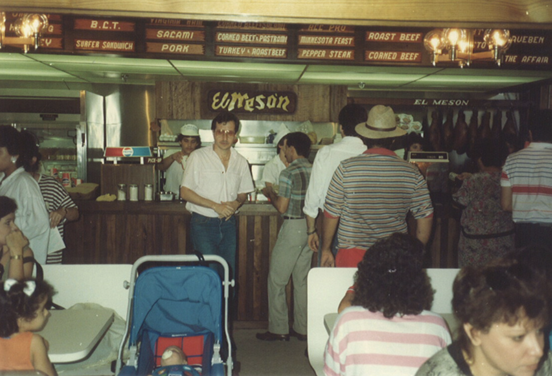 Mesón en Plaza Las Américas