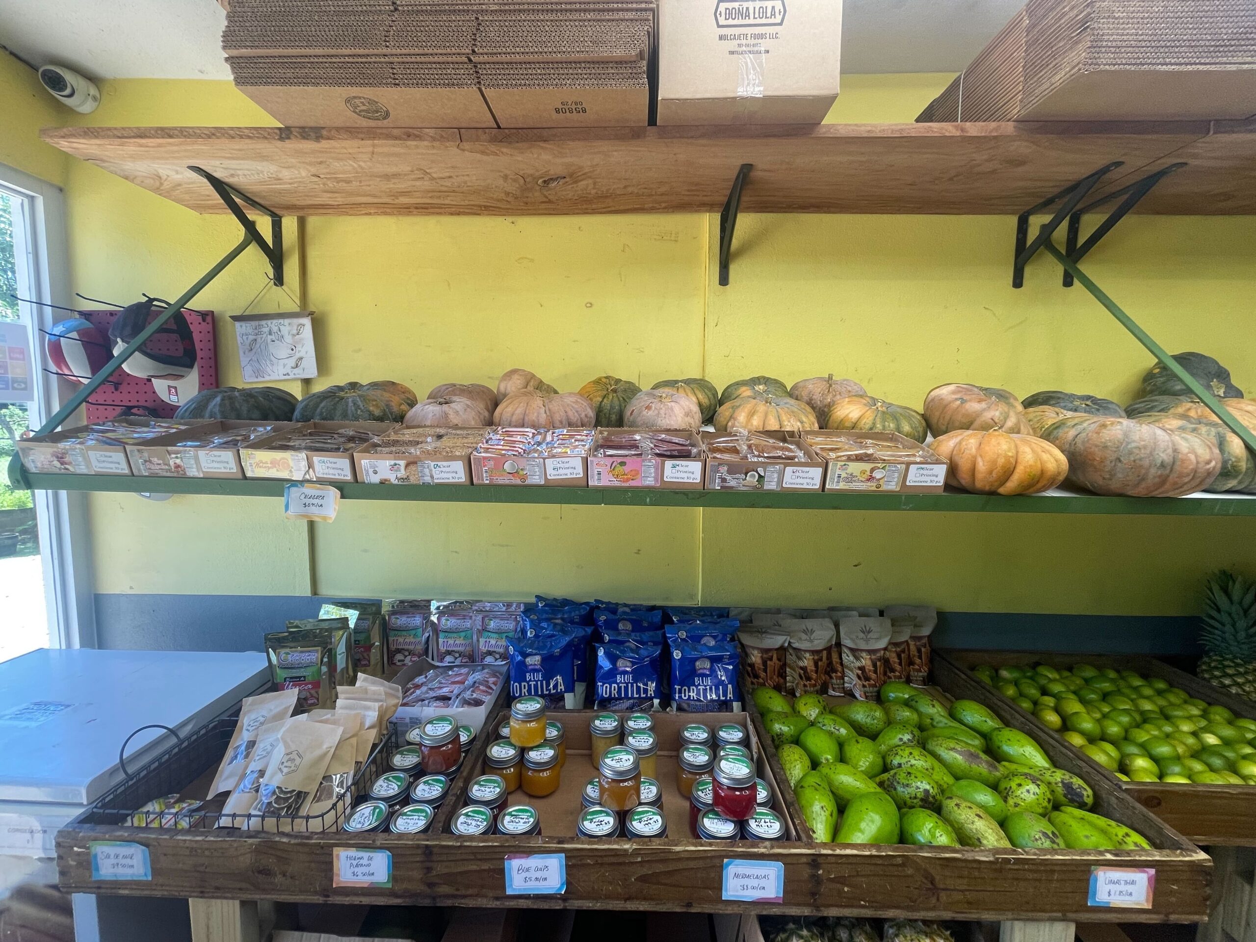 Tienda comunitaria en Frutos del Guacabo