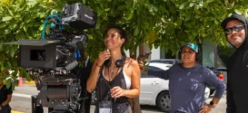 Roselyn Sánchez dirigiendo el filme Diario, mujer y café